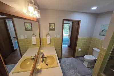 Image de Creekside Forest Retreat 100m Wifi and Ir Sauna