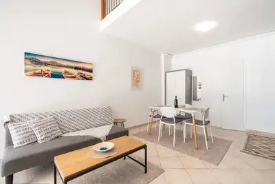 Image de Appartement \"Polikseni\" avec terrasse partagée, Wi-Fi et climatisation