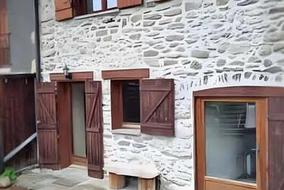 Image de Maison de vacances 'Maison De Charme À Saint-Avre' avec vue sur la montagne, terrasse et Wi-Fi