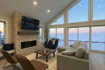 Image de Cozy Lakefront Retreat