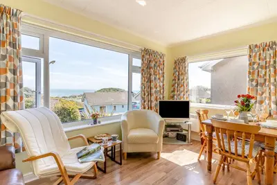 Image de Whispering Winds - Deux Chambres Maison, Couchages 4