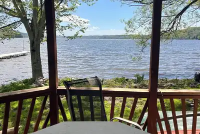 Image de The Eagles Nest   A Charming 3-bedroom cabin on Lake Canadarago with WiFi and Ac