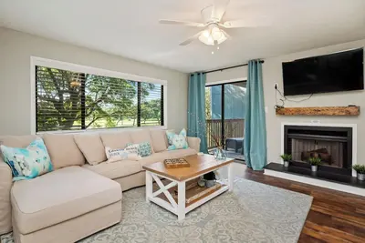 Image de 19 Pinehurst: Lovely Coastal Condo on Golf Course with Pool, Easy Beach Access