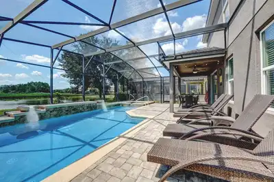 Image de Spacious Solterra 5-Bedroom Resort Pool Home Near Disney with Lake View