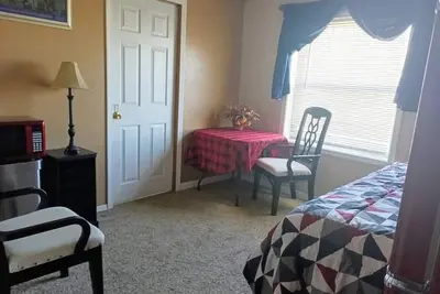 Image de 541) Cozy Mountain View Retreat + Pet Friendly