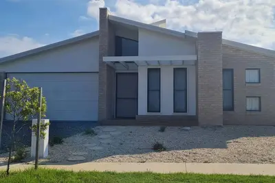 Image de Executive Luxury Home - 54 Songlark Street
