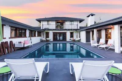 Image de The Wolf & Horseshoe – Sonoma Designer Wine Country Farmstay. Pool & 4 Ensuites.