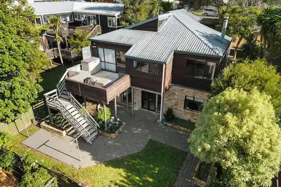 Image de Waiake Family Retreat - Auckland Holiday Home