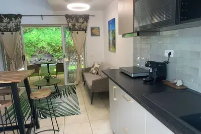 Image de Chic 1-bedroom apartment with pool, WiFi, Ac in Povai Bay near Matira Beach