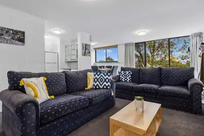 Image de Welcome to \"Home in the Snowies, your three-bedroom retreat nestled in the heart of Jindabyne, Nsw