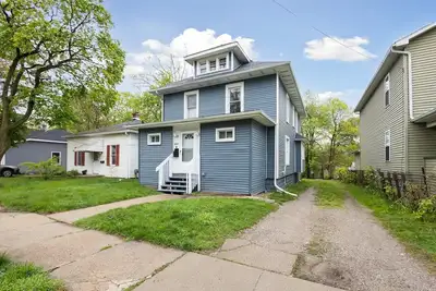 Image de Spacious 6-bedroom building in fabulous Lansing with WiFi, Ac