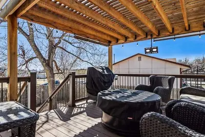 Image de 4-bedroom house 15 min from Denver and 1 hr from Silverthorne. Amazing back yard