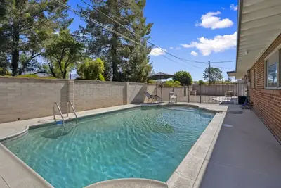 Image de Boho on Bermuda- A stylish desert escape with a private pool and central Tucson charm.