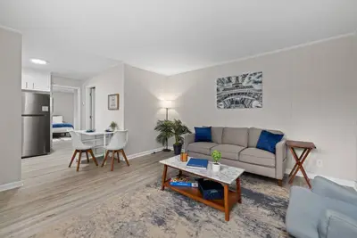 Image de Charming 2br 1ba Apt w/In Unit Washer & Dryer Near Duke, Downtown Durham & Rtp