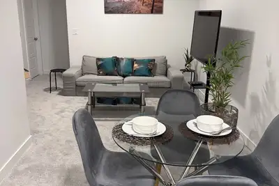 Image de Peace Haven. Cozy, lovely home away from home (Basement).