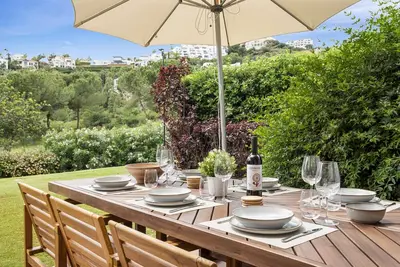 Image de La Vida Dorada | Apartment with garden