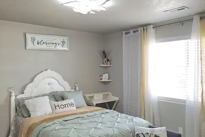 Image de spare luxury room available Tri-Cities West Pasco Wa