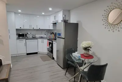 Image de Beautiful Tranquil One Bedroom, calm, cozy and clean  Basement Suite