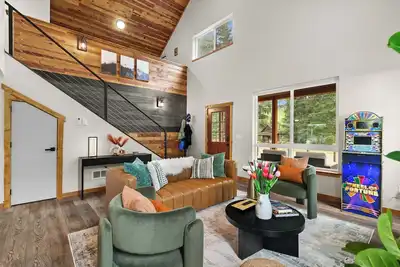 Image de Family Cabin: WiFi-Hot Tub-Game Room-Guest Suite