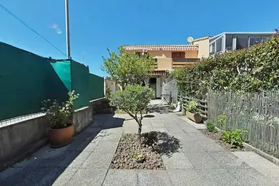Image de La londe les Moures Studio mit großer Terrasse 4 Betten