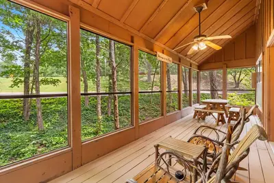 Image de Comfy Branson Cabin in Great Location