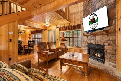 Image de Peaceful Resort Cabin w/ Pools + Pet Ok | Near Branson Strip