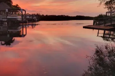 Image de Waterfront Home in Beautiful Nature Preserve; Kayaks, Hot Tub, Fire Pit, Pets ok!