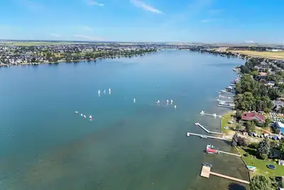 Image de Large Family Home, Spacious & Modern By The Lakeside.