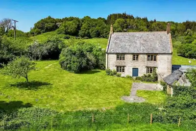 Image de Luxury 4 Bed Farmhouse on Rewilding Estate