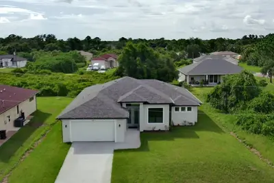 Image de 4-Br Modern Home in North Port, Fl