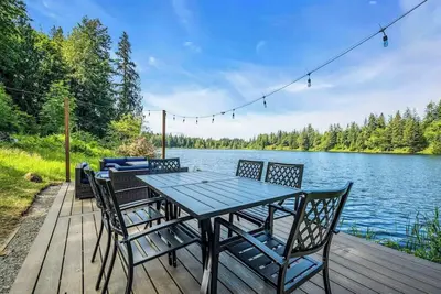 Image de Exclusive Lakefront For 10 with Sauna, Kayaks, Peace