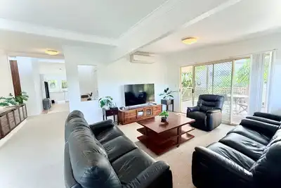 Image de Leafy peaceful 3 bedroom family friendly home for serene escape