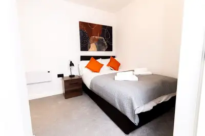 Image de Modern 1-Bed Apartment with City Views – Walk to Leeds Centre