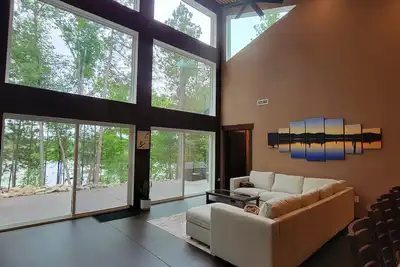 Image de New Luxurious pet-friendly lakefront home in Danbury Wi just 2hrs from Cities