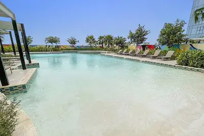 Image de First Class | Studio | Chic City Escape