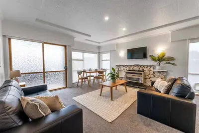 Image de Upgrades! 7-min Walk to Sail Club/Lake, Flexi Check-in, Games.