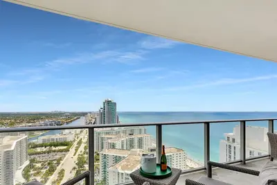 Image de Serenity by the Sea |  Balcony Views + Resort Pool