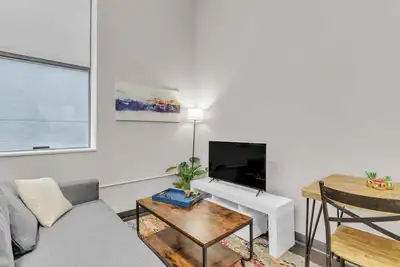 Image de CozySuites Modern 1br in Downtown Pitts #19