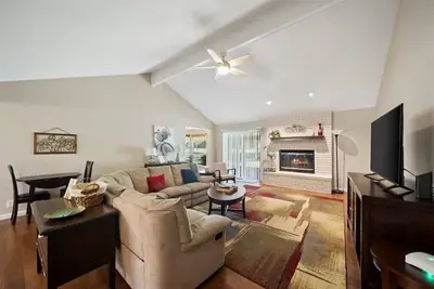 Image de 4/2 Br Ranch House on Golf Course in Broken Arrow