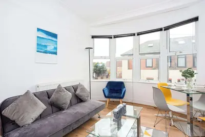 Image de Spacious 3 Bedroom Home with Parking in Southend