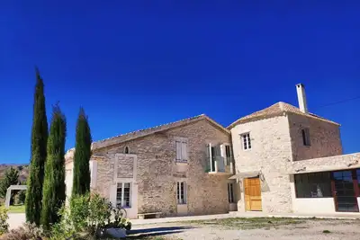 Mas en Provence grand luxe avec piscine, pool-house, calme, 10 mn d'Avignon