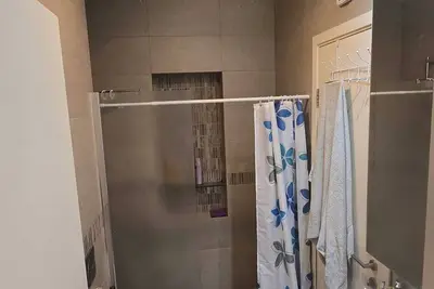 Spacious 3-bedroom apartment in enchanting Jerusalem with WiFi, Ac