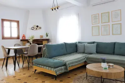 Image de Family Friendly 3 bedroom apartment with grate view.