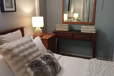 Image de Beautifully appointed Riverside Apartment with views near to river and beach.
