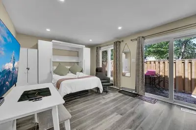 Image de Stylish & Pvt. 1 Br & Bath Apt w/ Free Parking