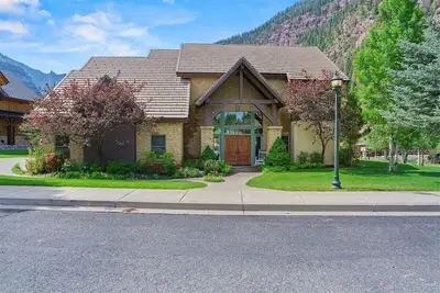 Image de Riverfront Dream House 4 Bedroom/Loft 3. 5 Bath