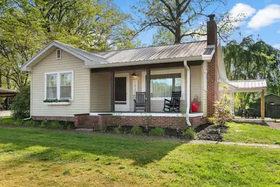 Image de Charming 3-bedroom house with WiFi, Ac in beautiful Hendersonville