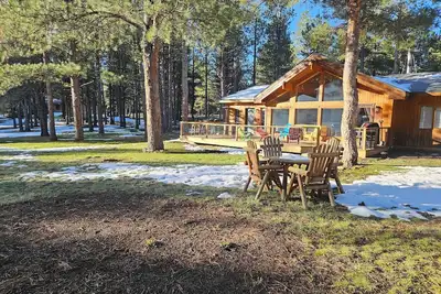 Image de Welcome to Cozy Doo's Casa -A Warm, Woodsy Getaway in Angel Fire, Nm
