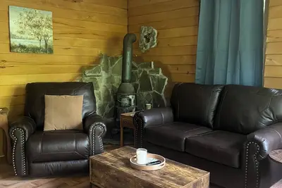 Image de Cozy 2-bedroom cabin in tranquil Robbinsville with WiFi, Ac