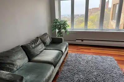 Image de Luxury 2 bed / 2 bath Mount Royale Summer Sublet/Rental